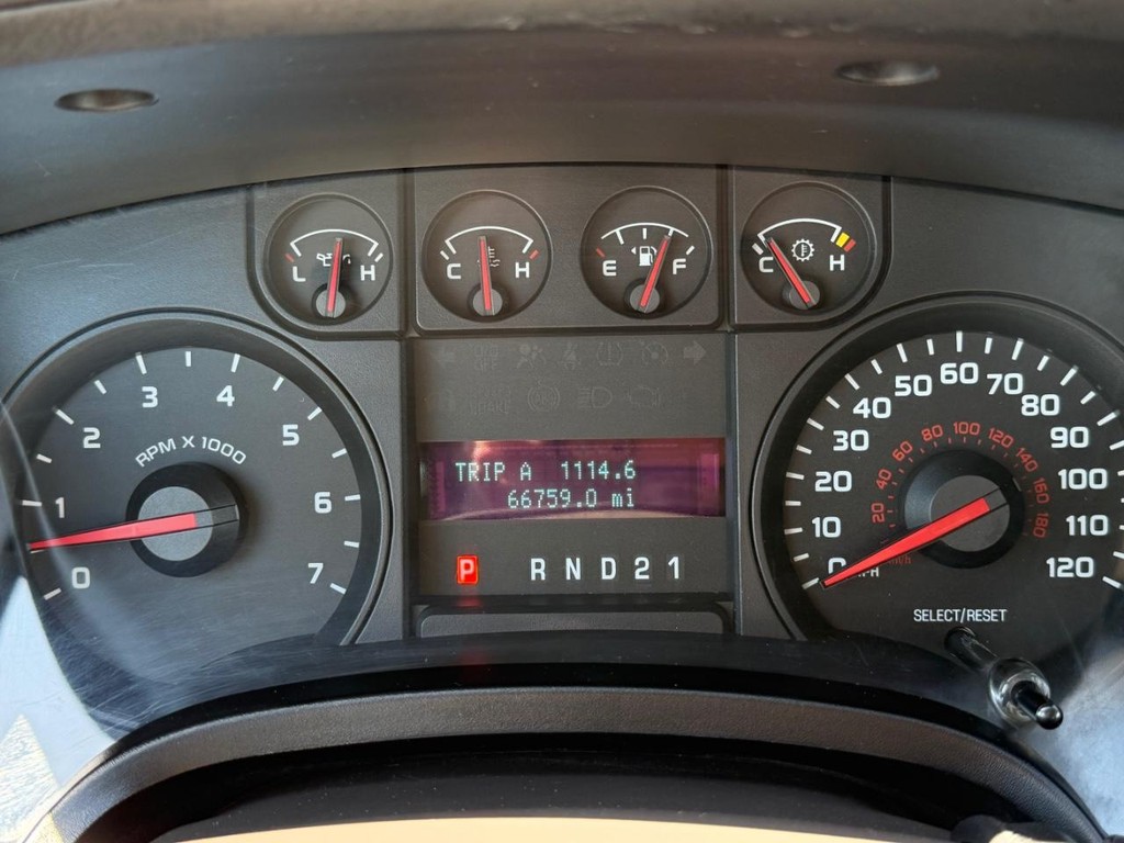Ford F-150 Vehicle Full-screen Gallery Image 27