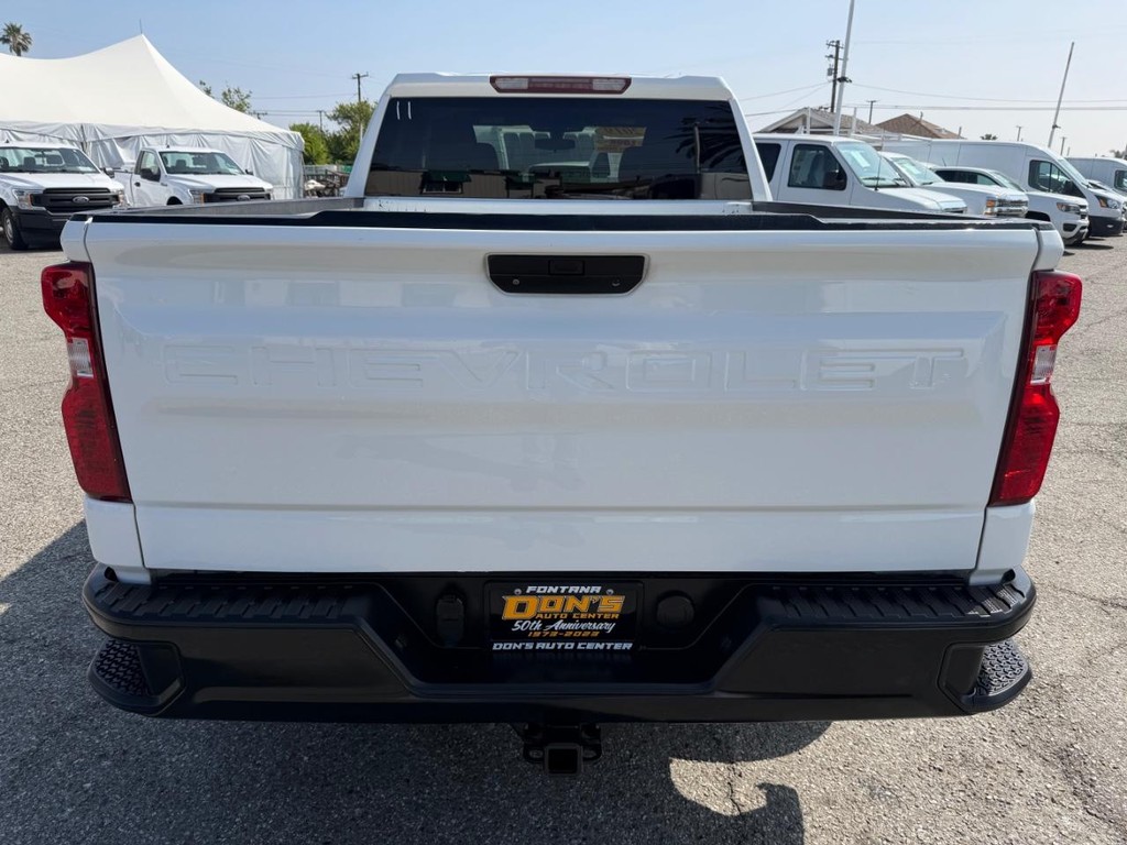 Chevrolet Silverado 1500 Vehicle Full-screen Gallery Image 11