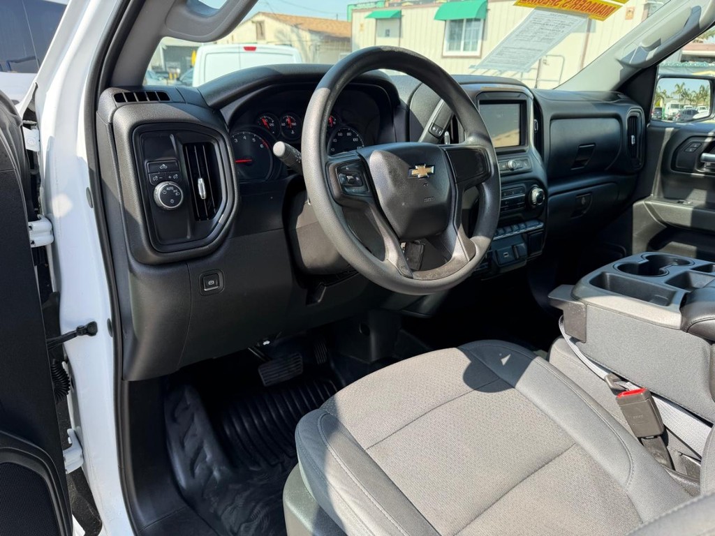 Chevrolet Silverado 1500 Vehicle Full-screen Gallery Image 21