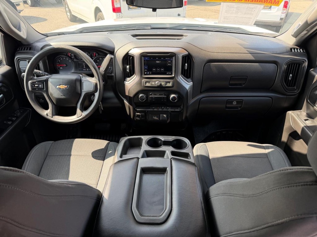 Chevrolet Silverado 1500 Vehicle Full-screen Gallery Image 28