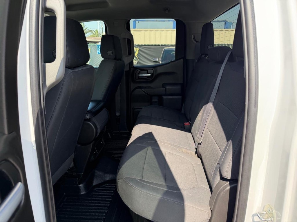 Chevrolet Silverado 1500 Vehicle Full-screen Gallery Image 38