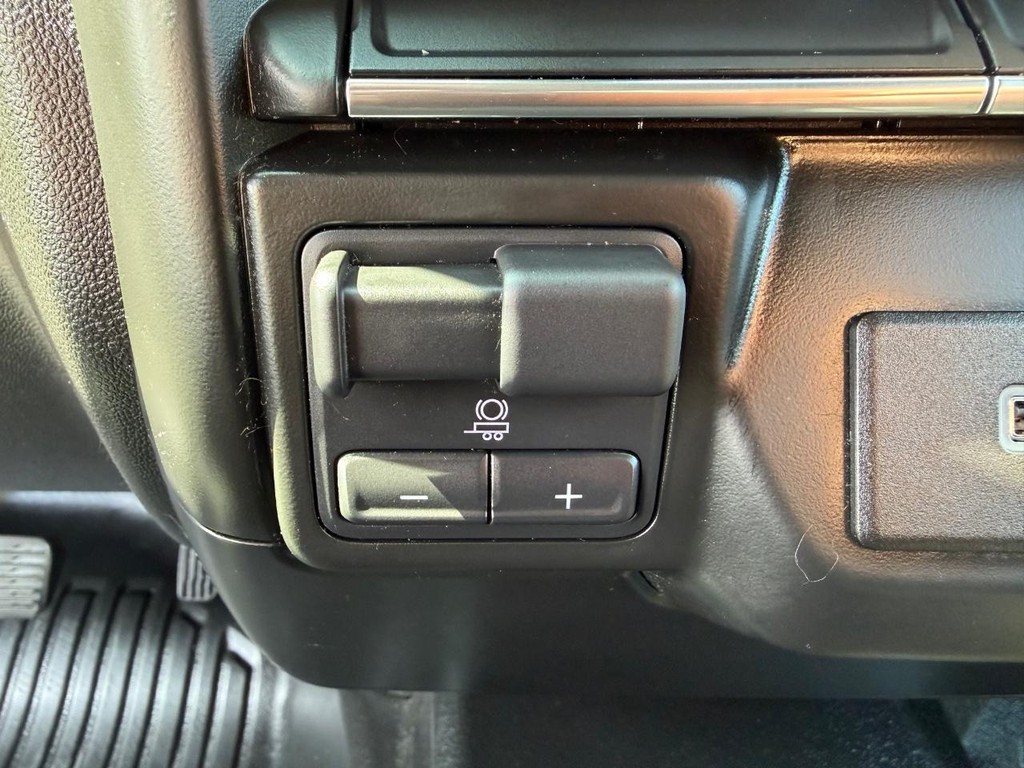 Chevrolet Silverado 1500 Vehicle Full-screen Gallery Image 44