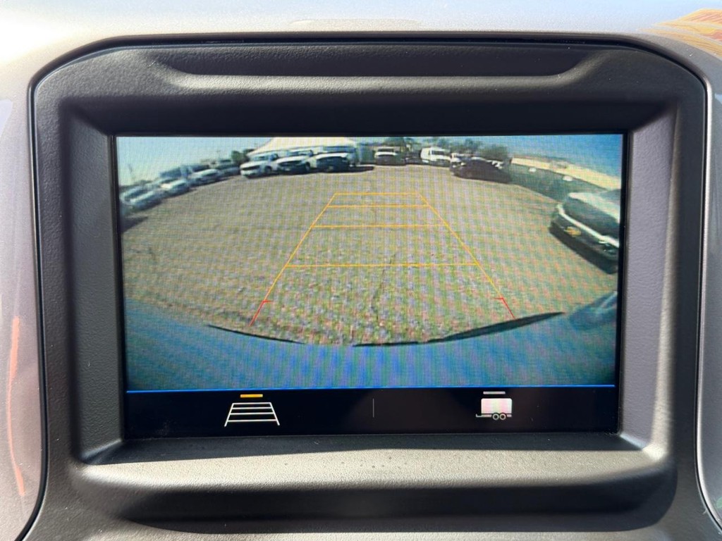 Chevrolet Silverado 1500 Vehicle Full-screen Gallery Image 46
