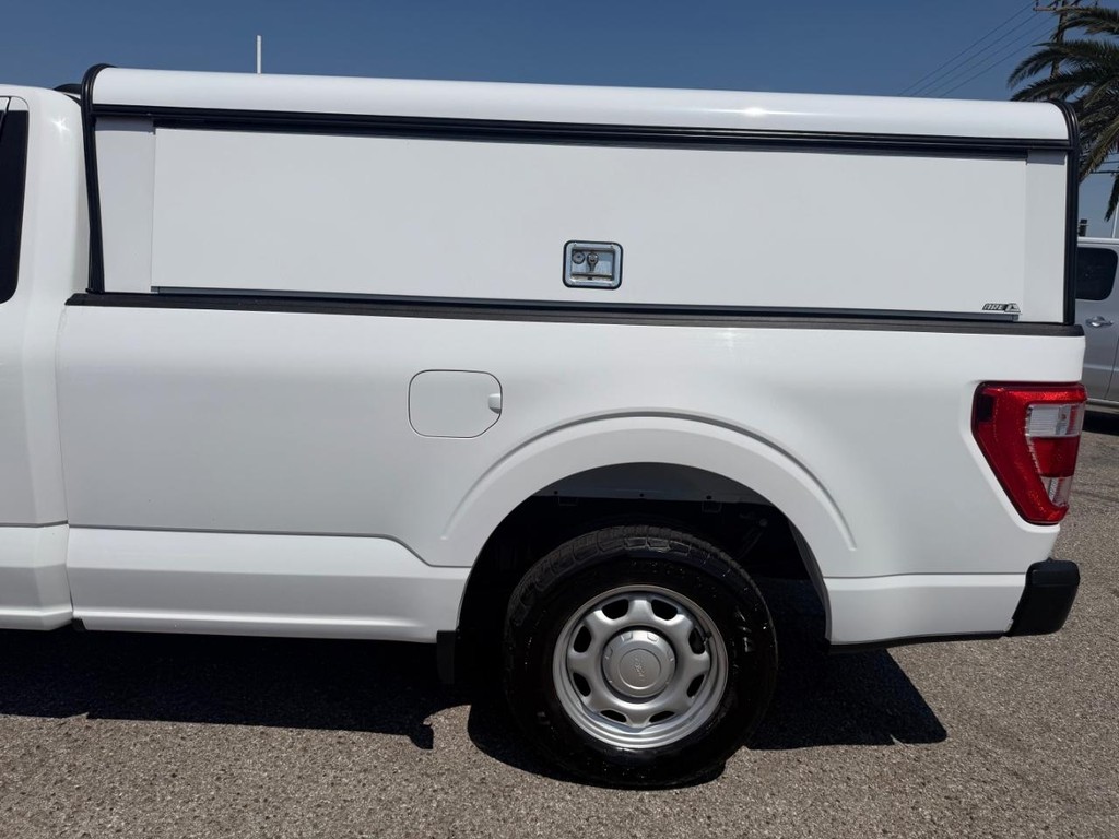 Ford F-150 Vehicle Full-screen Gallery Image 18