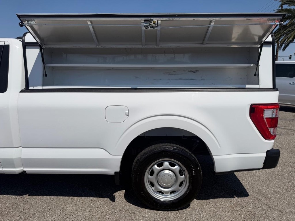 Ford F-150 Vehicle Full-screen Gallery Image 19