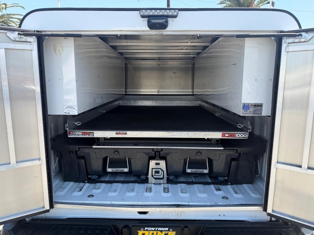 Ford F-150 Vehicle Full-screen Gallery Image 21