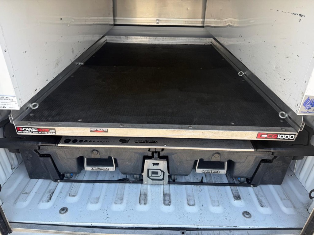 Ford F-150 Vehicle Full-screen Gallery Image 26