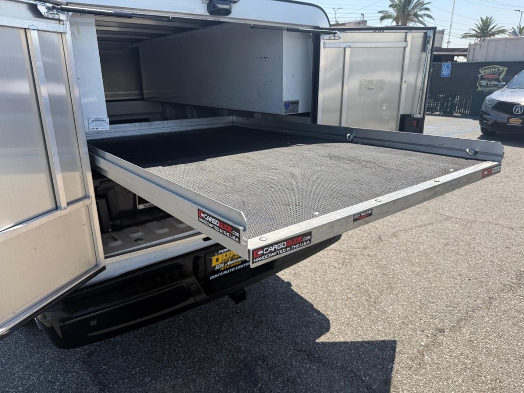 Ford F-150 Vehicle Full-screen Gallery Image 28