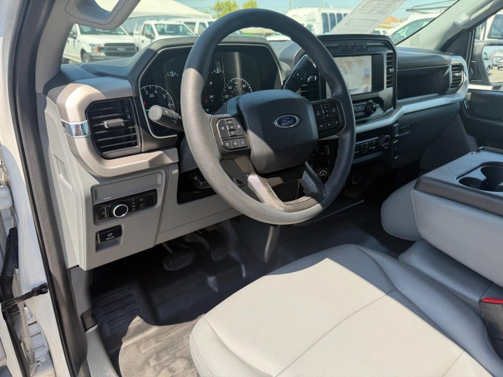 Ford F-150 Vehicle Full-screen Gallery Image 31