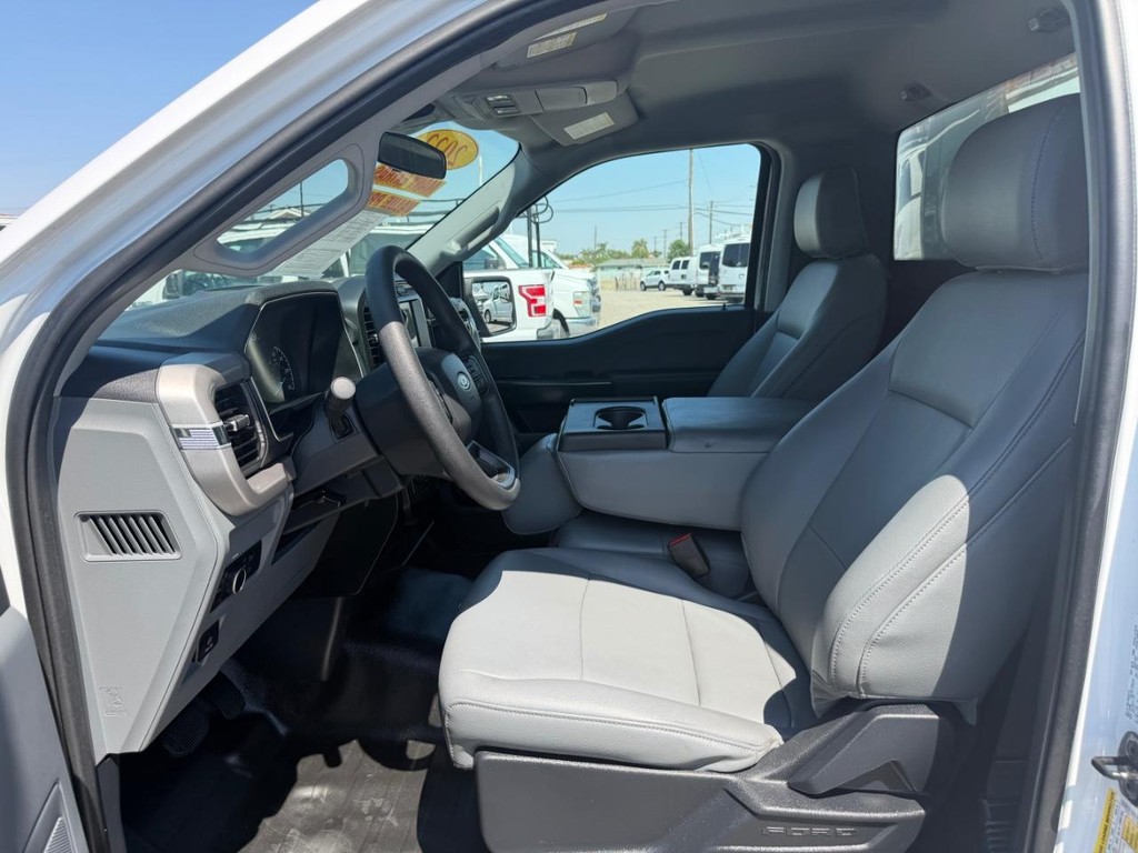 Ford F-150 Vehicle Full-screen Gallery Image 32