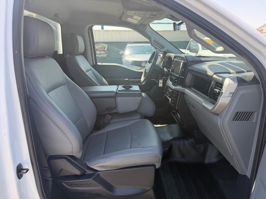 Ford F-150 Vehicle Full-screen Gallery Image 36