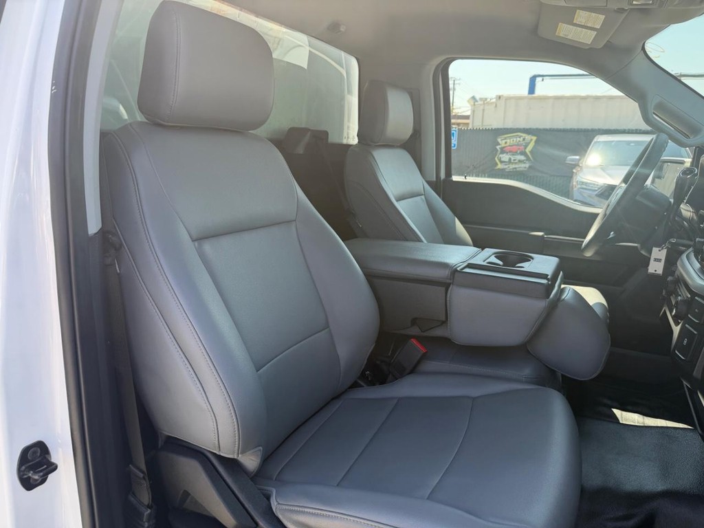 Ford F-150 Vehicle Full-screen Gallery Image 37