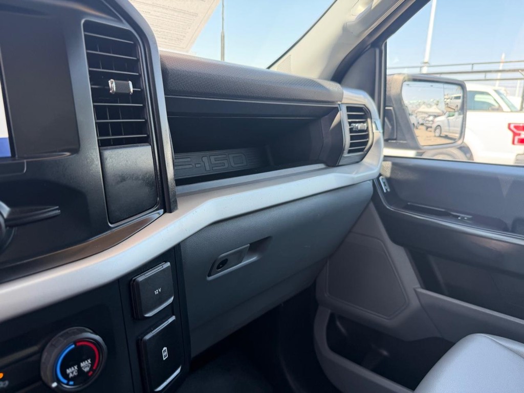 Ford F-150 Vehicle Full-screen Gallery Image 40