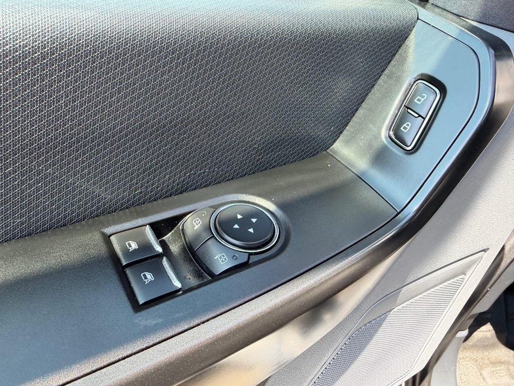 Ford F-150 Vehicle Full-screen Gallery Image 44