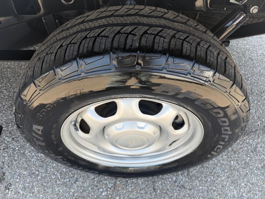 Ford F-150 Vehicle Full-screen Gallery Image 51