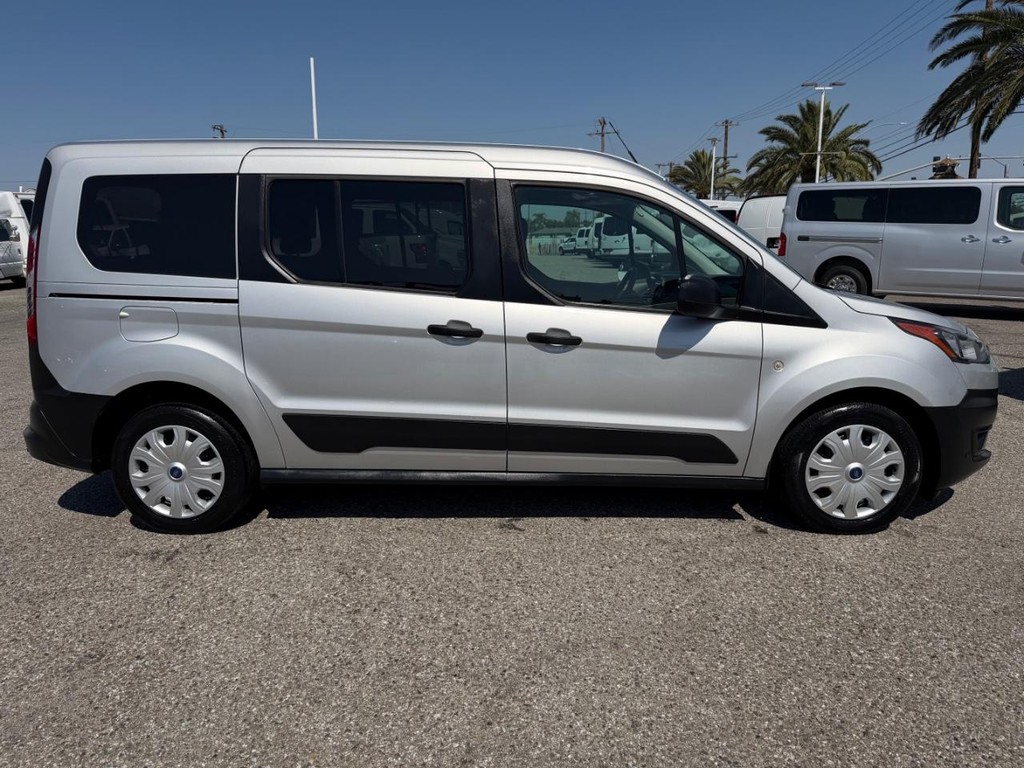 Ford Transit Connect Vehicle Full-screen Gallery Image 05