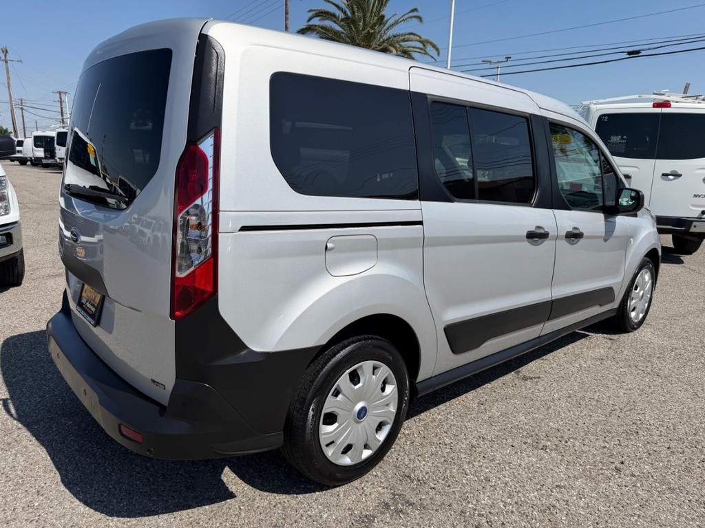 Ford Transit Connect Vehicle Full-screen Gallery Image 06