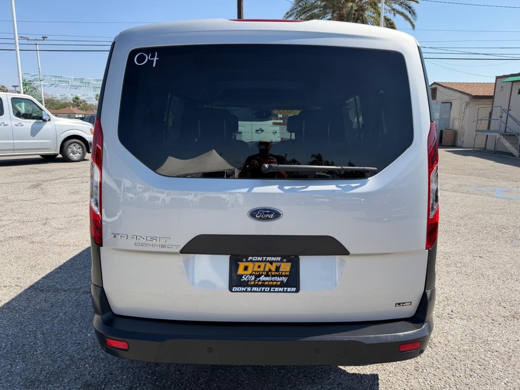 Ford Transit Connect Vehicle Full-screen Gallery Image 08