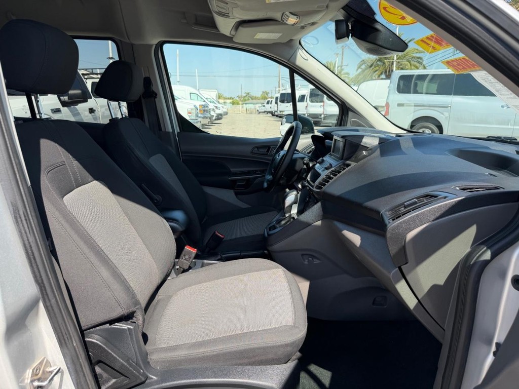 Ford Transit Connect Vehicle Full-screen Gallery Image 21