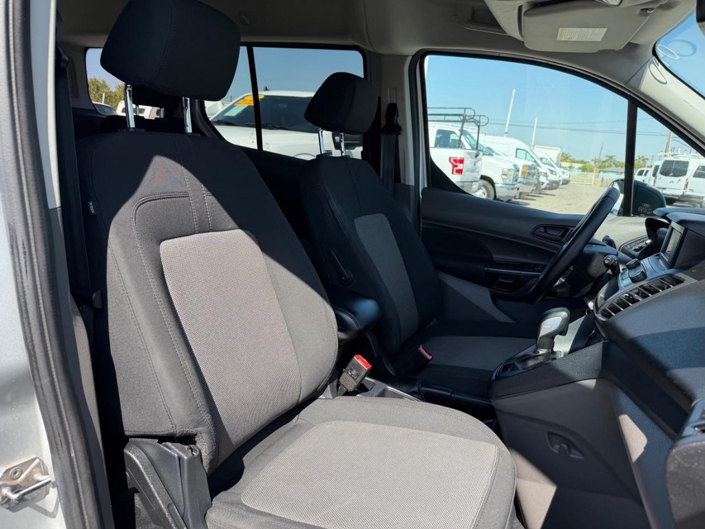 Ford Transit Connect Vehicle Full-screen Gallery Image 22