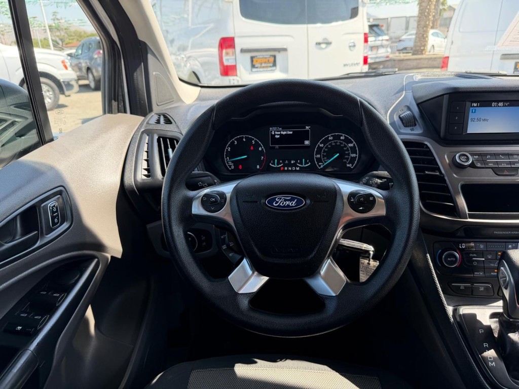 Ford Transit Connect Vehicle Full-screen Gallery Image 27