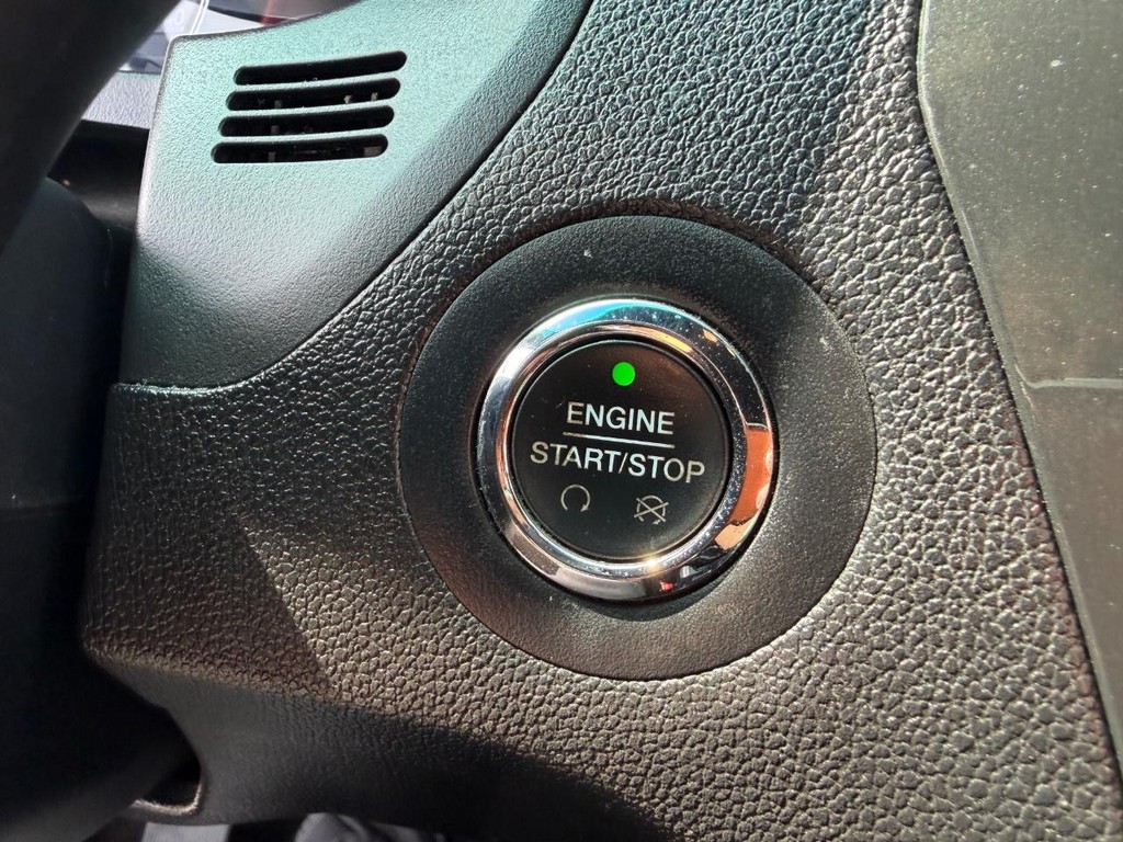 Ford Explorer Vehicle Full-screen Gallery Image 33