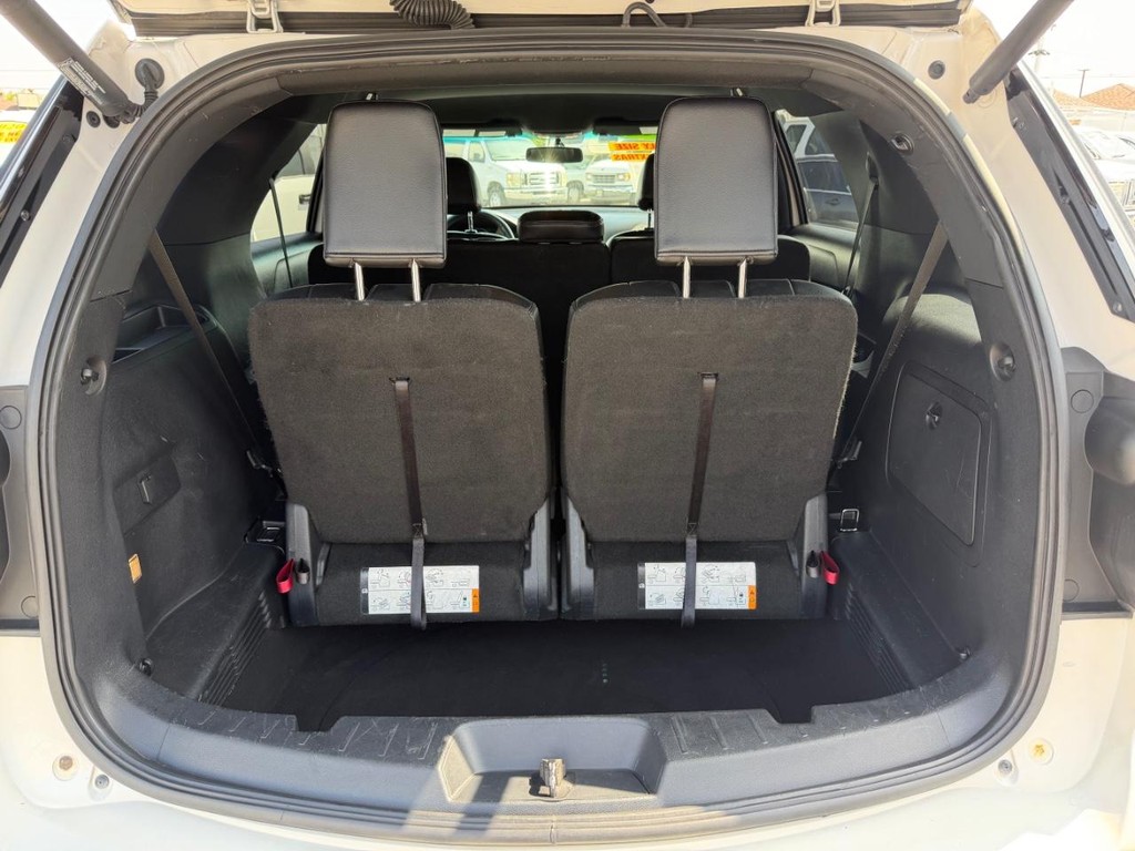 Ford Explorer Vehicle Full-screen Gallery Image 42