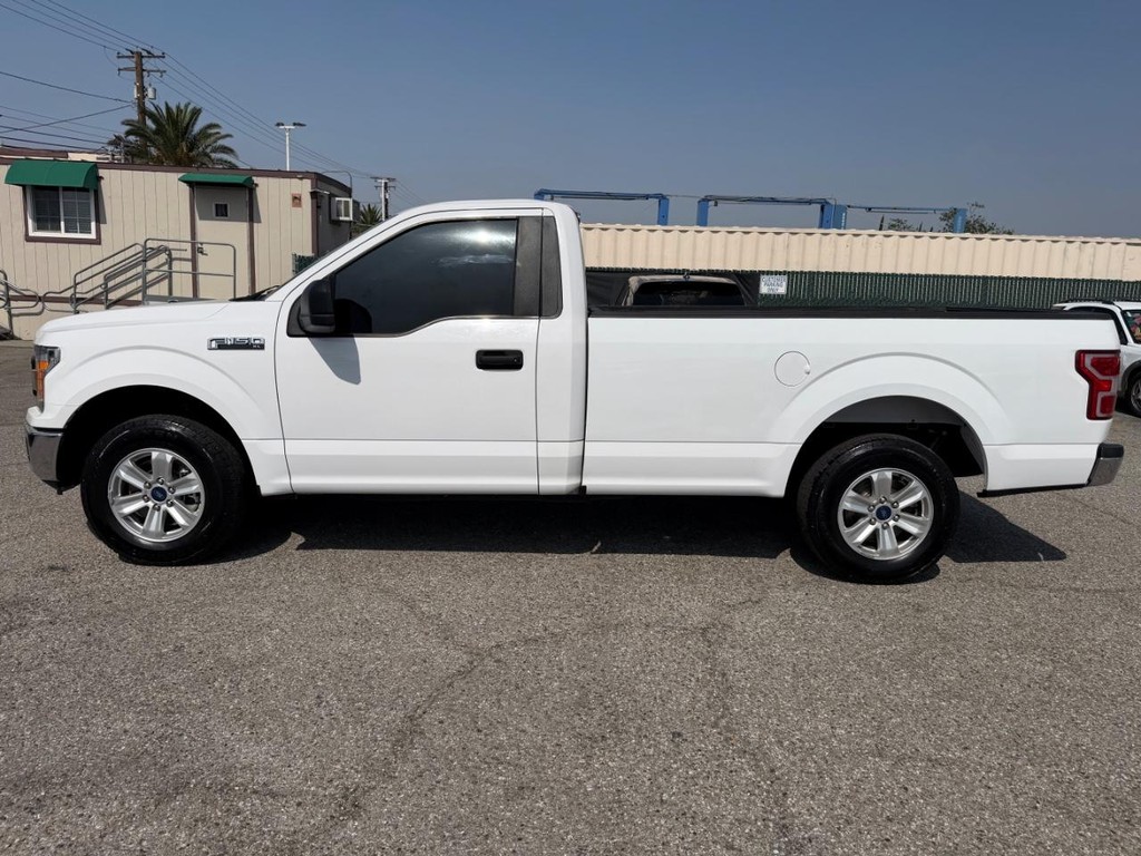 Ford F-150 Vehicle Full-screen Gallery Image 11