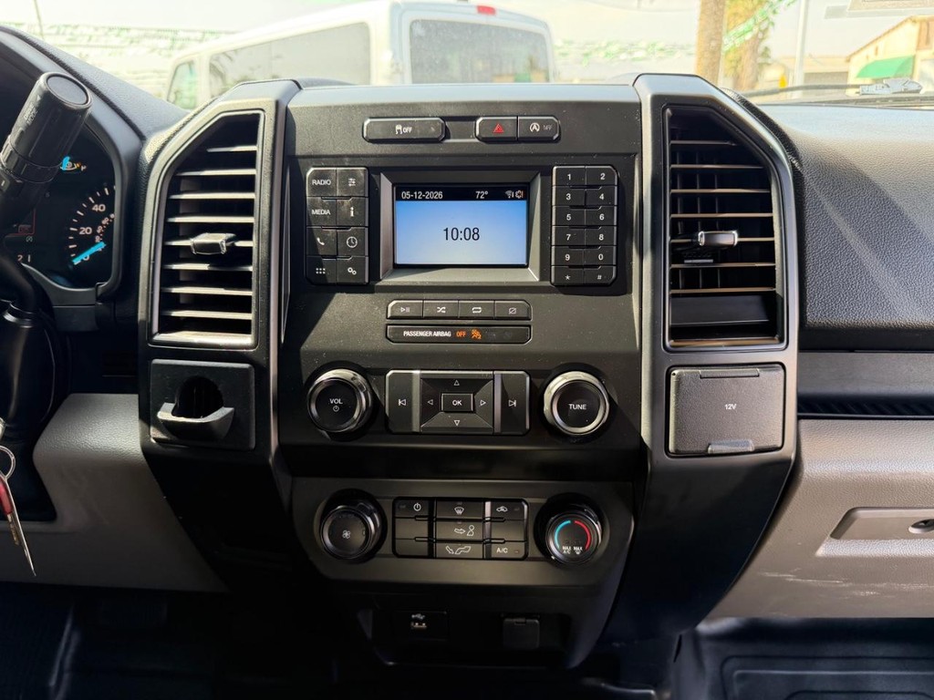Ford F-150 Vehicle Full-screen Gallery Image 20