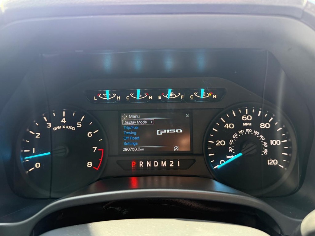 Ford F-150 Vehicle Full-screen Gallery Image 26