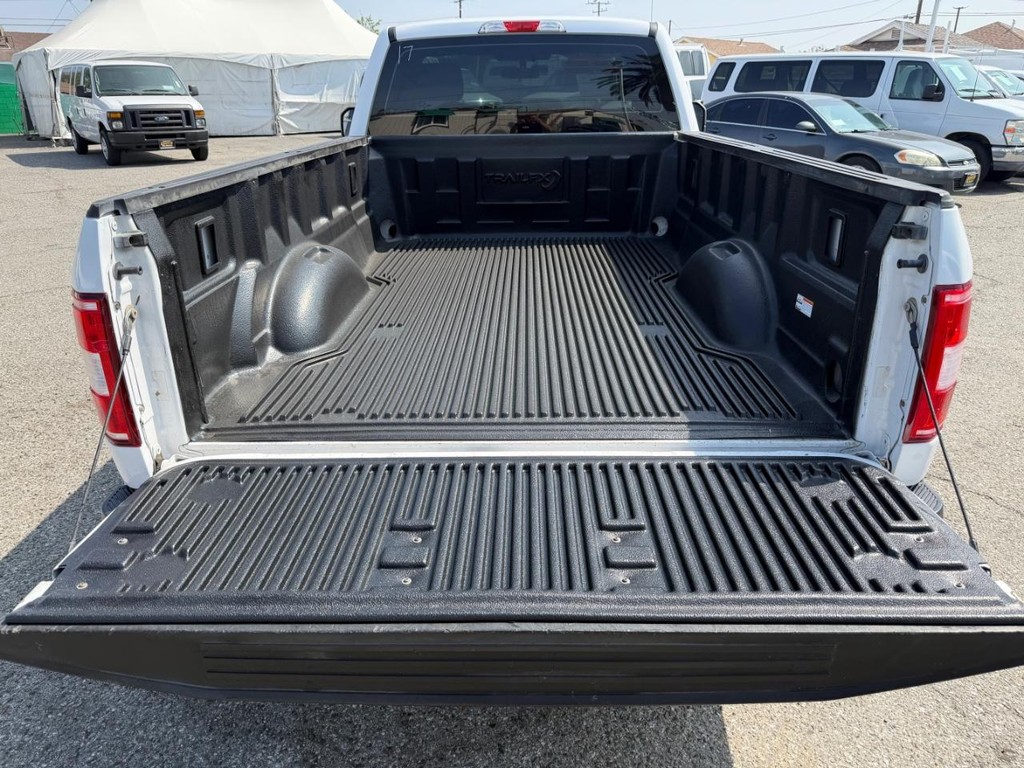 Ford F-150 Vehicle Full-screen Gallery Image 30