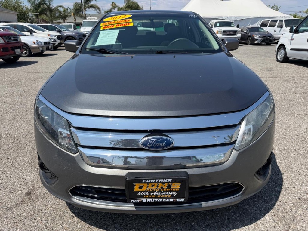 Ford Fusion Vehicle Full-screen Gallery Image 14