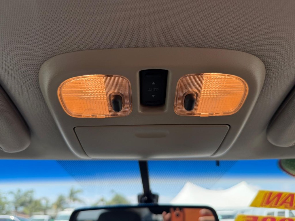 Ford Fusion Vehicle Full-screen Gallery Image 35