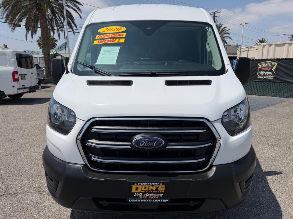Ford Transit 250 Vehicle Full-screen Gallery Image 15