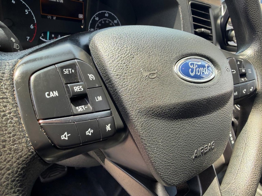 Ford Transit 250 Vehicle Full-screen Gallery Image 34