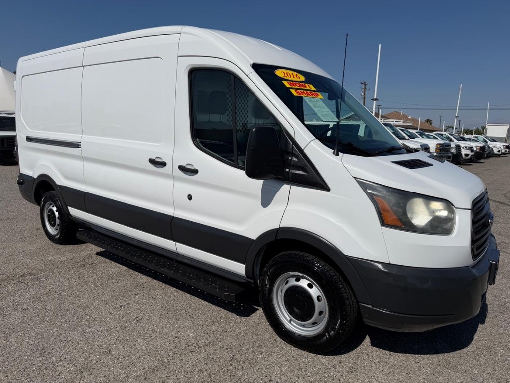 Ford Transit 350 Vehicle Full-screen Gallery Image 04