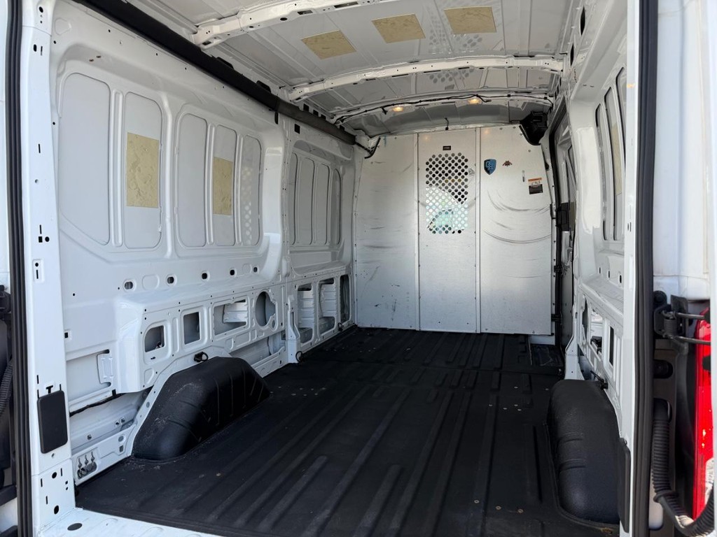 Ford Transit 350 Vehicle Full-screen Gallery Image 16