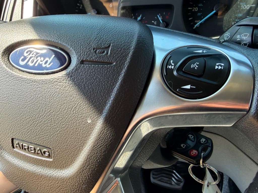 Ford Transit 350 Vehicle Full-screen Gallery Image 33