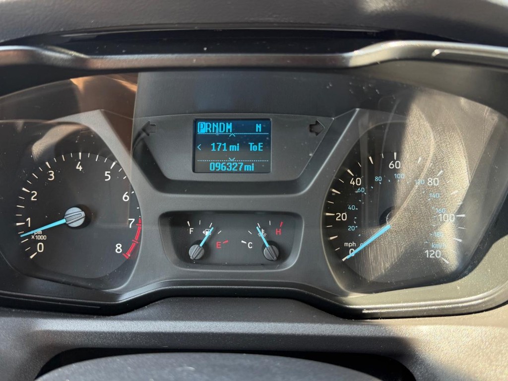 Ford Transit 350 Vehicle Full-screen Gallery Image 34