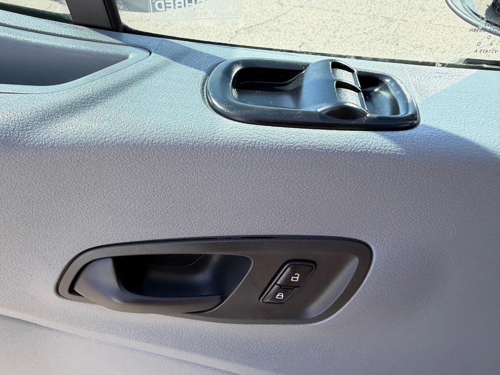 Ford Transit 350 Vehicle Full-screen Gallery Image 35
