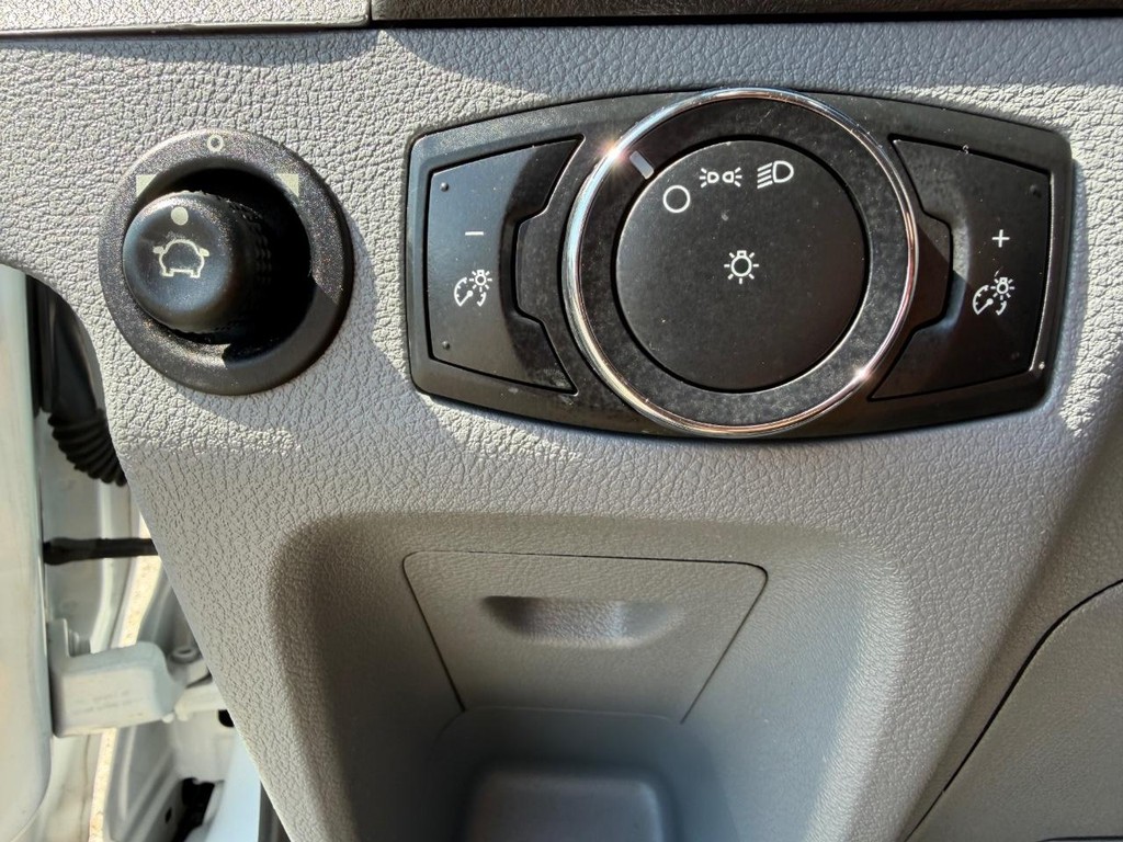 Ford Transit 350 Vehicle Full-screen Gallery Image 36