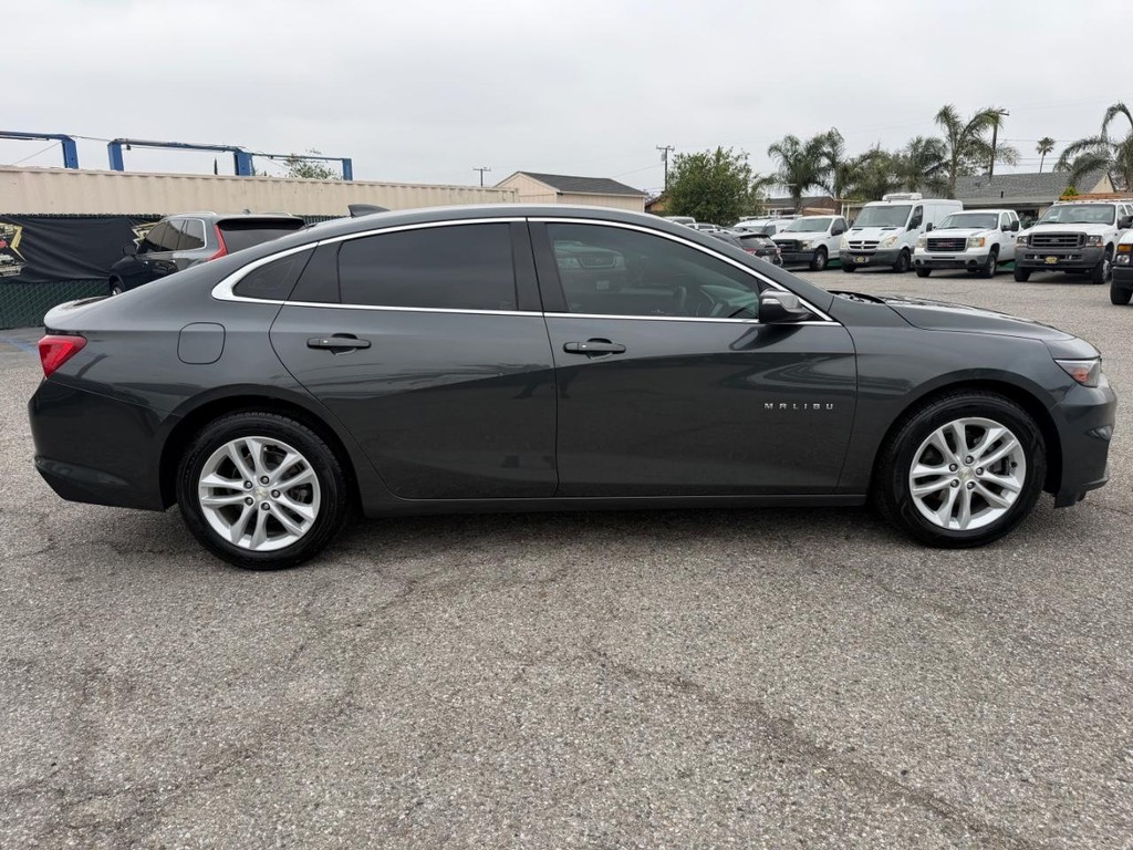 Chevrolet Malibu Vehicle Full-screen Gallery Image 05