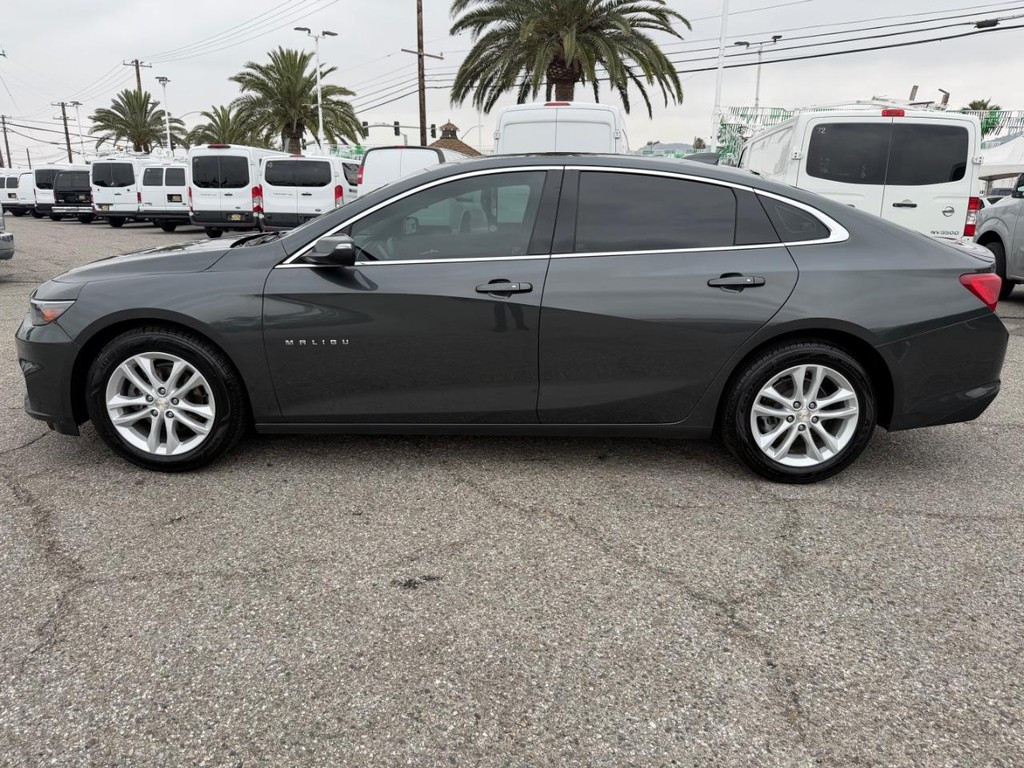Chevrolet Malibu Vehicle Full-screen Gallery Image 11