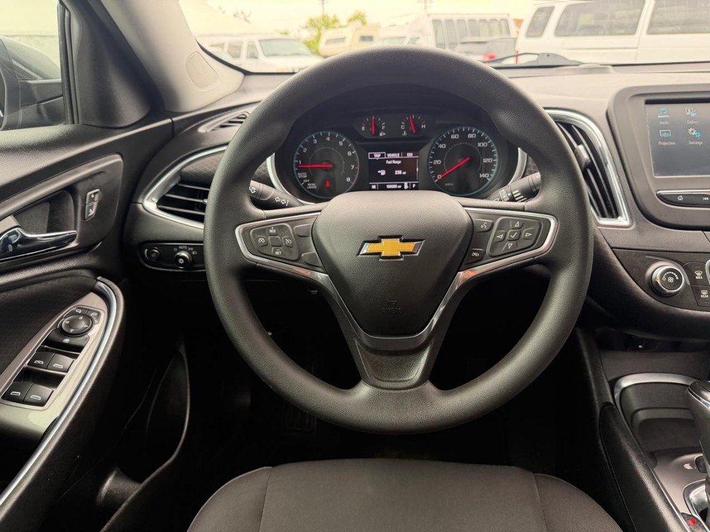 Chevrolet Malibu Vehicle Full-screen Gallery Image 27