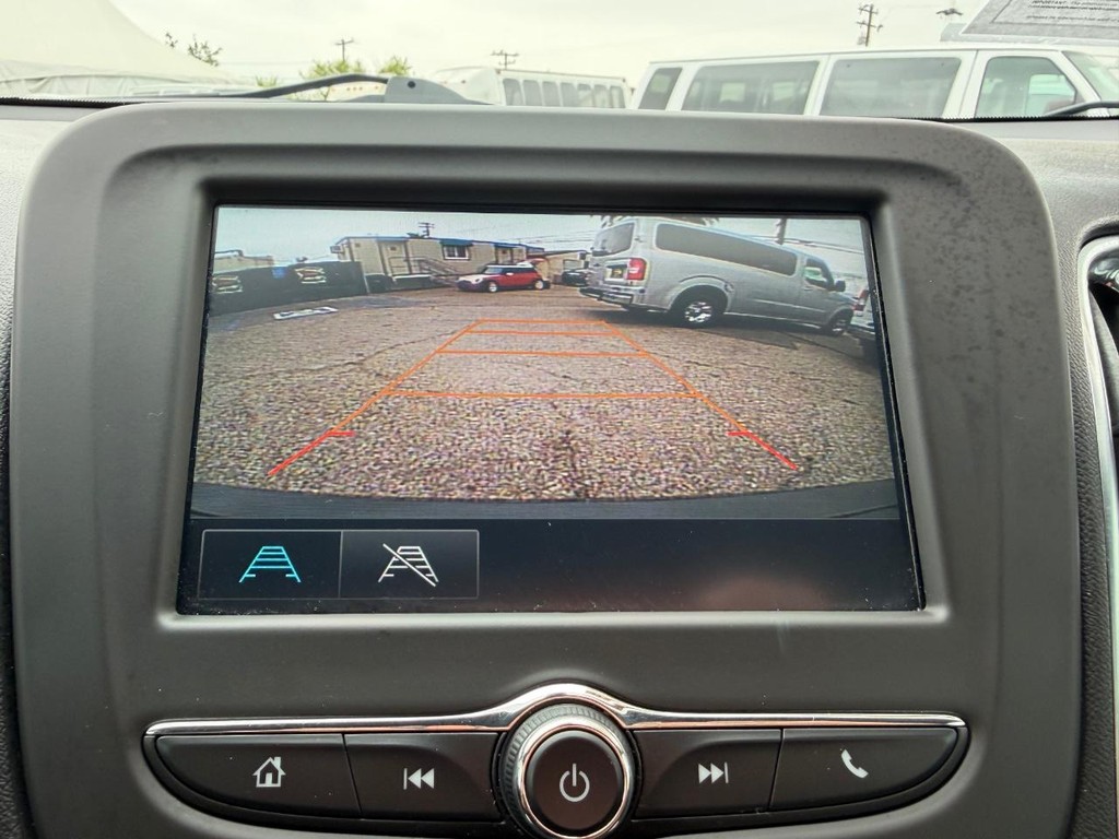 Chevrolet Malibu Vehicle Full-screen Gallery Image 38