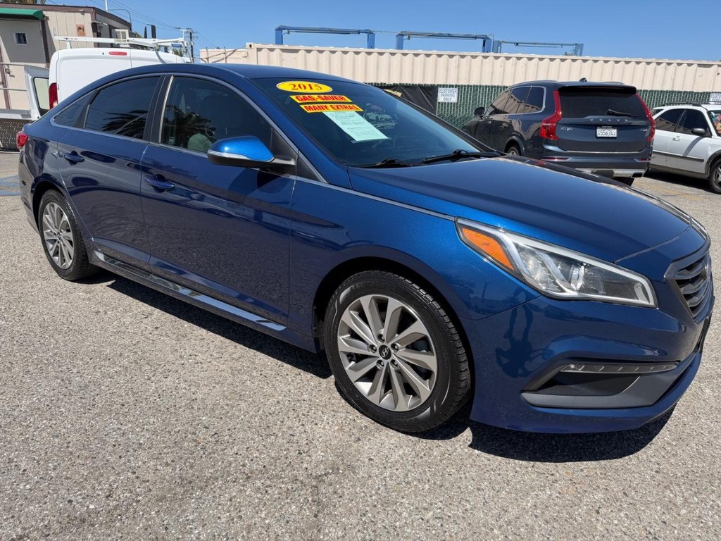 Hyundai Sonata Vehicle Full-screen Gallery Image 03