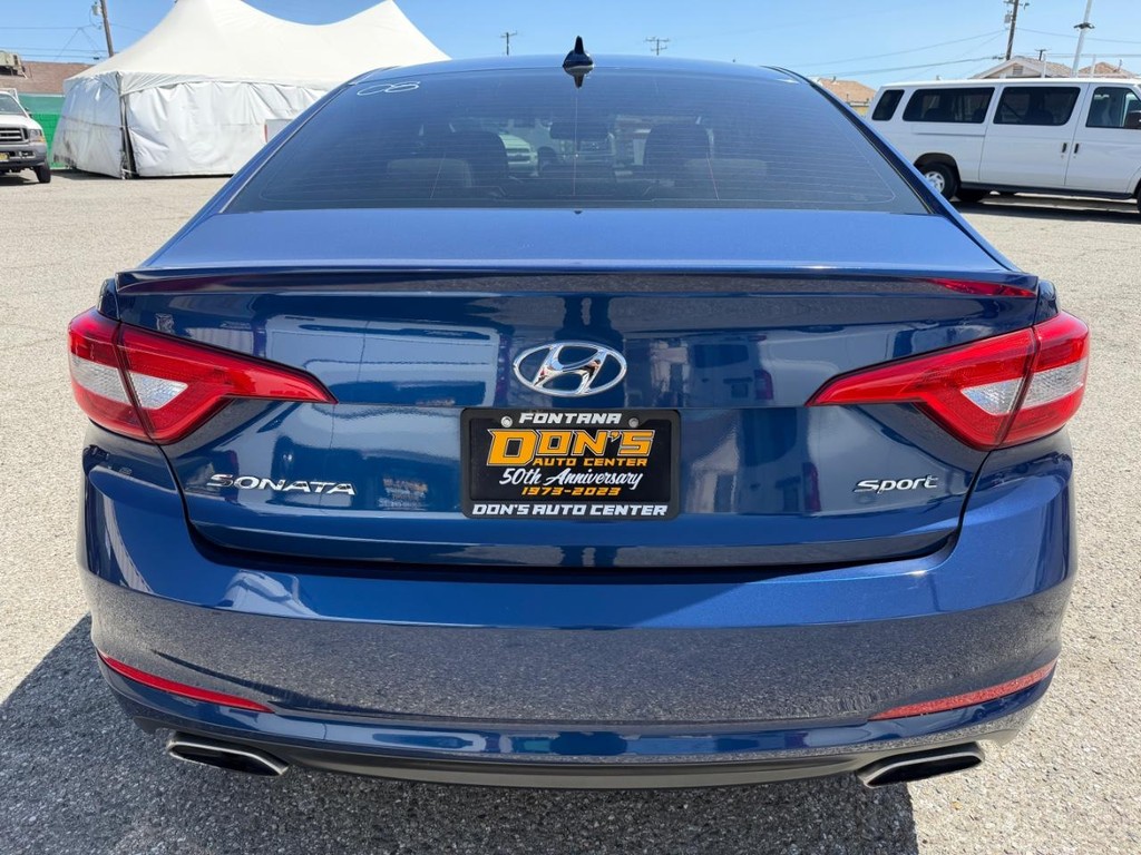 Hyundai Sonata Vehicle Full-screen Gallery Image 08