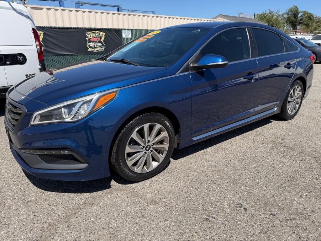 Hyundai Sonata Vehicle Full-screen Gallery Image 12