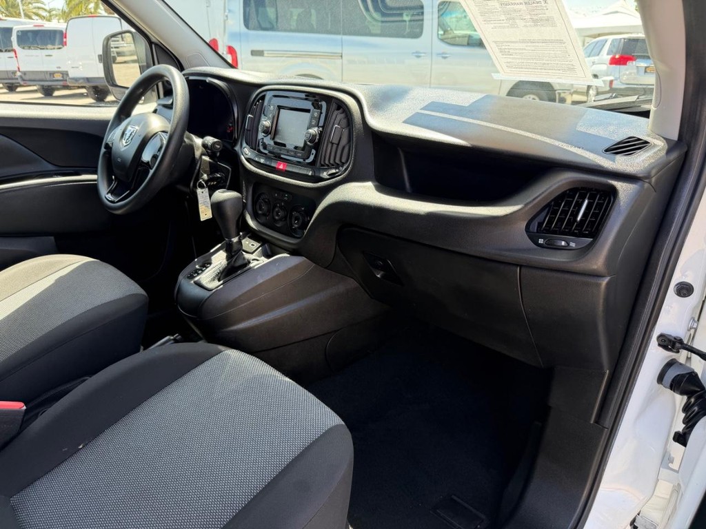 Ram ProMaster City Vehicle Full-screen Gallery Image 32