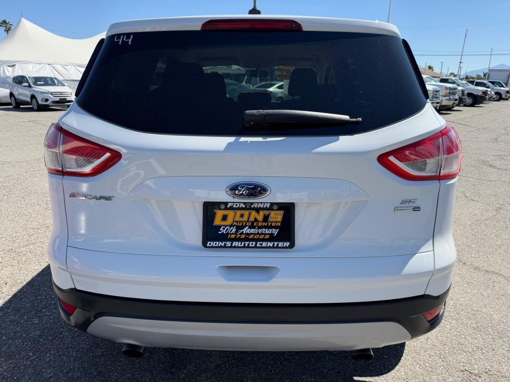 Ford Escape Vehicle Full-screen Gallery Image 08